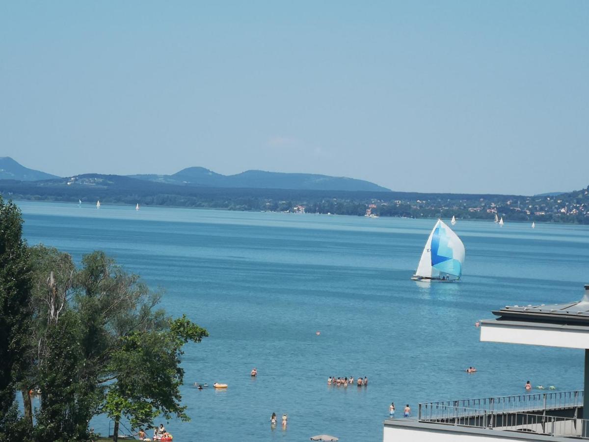 Silver Gray Appartment Balatonlelle Eksteriør billede