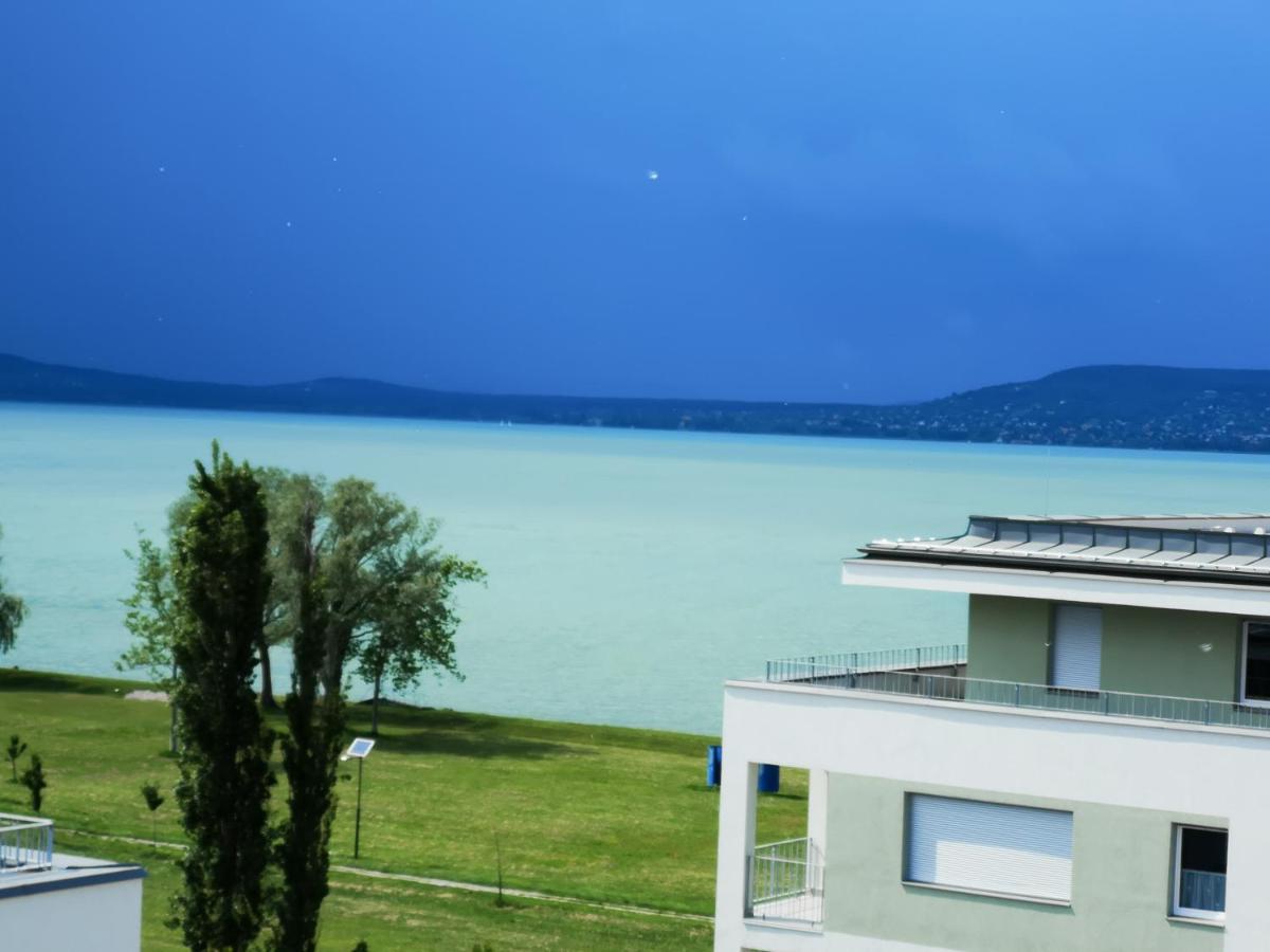 Silver Gray Appartment Balatonlelle Eksteriør billede