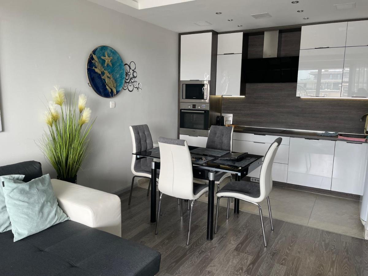 Silver Gray Appartment Balatonlelle Eksteriør billede