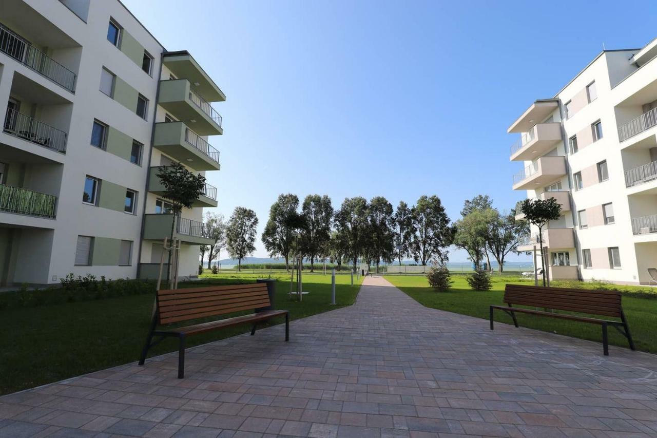 Silver Gray Appartment Balatonlelle Eksteriør billede